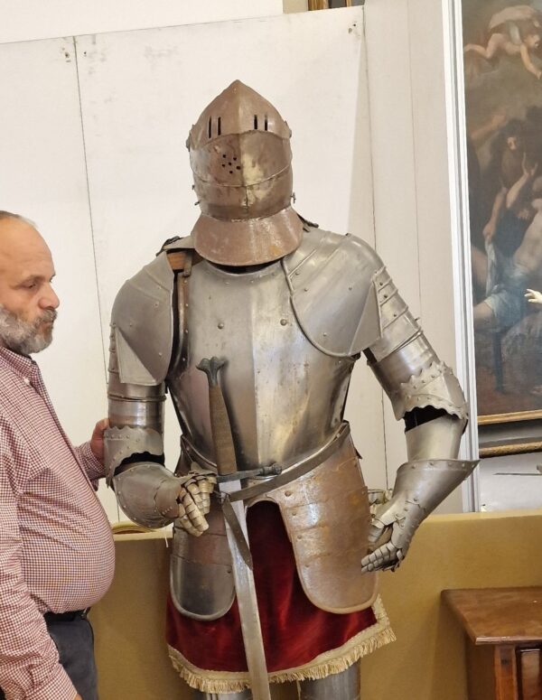 Antique life size suit of armour - Image 2